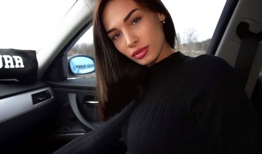 Russian brunette in the car gave the man a deep Blowjob on camera