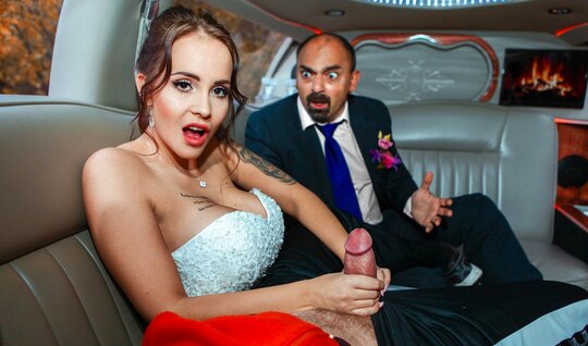 Страстная невеста с большими сиськами изменяет перед свадьбой